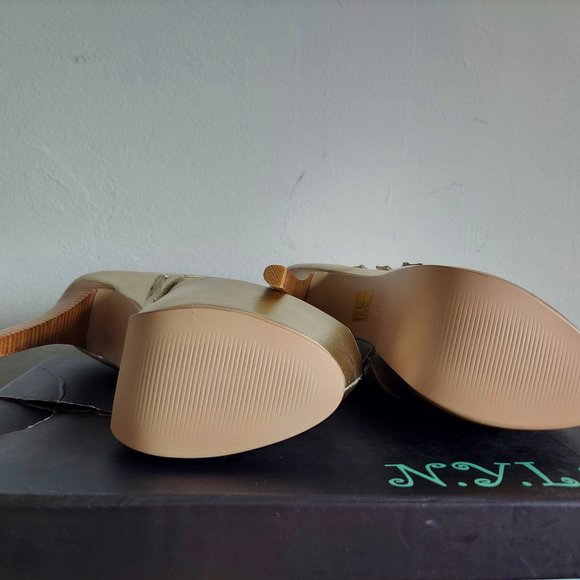 N.Y.L.A. Women's Larilie Platform Boot - Picture 4 of 7